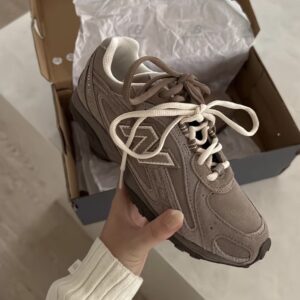 New Balance 204L